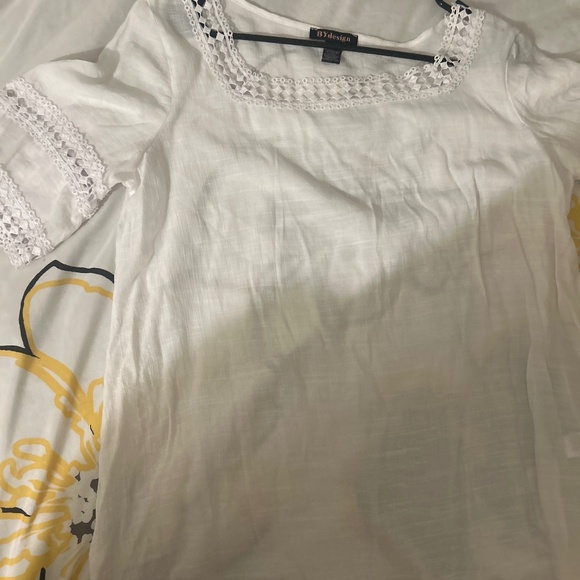 By design Tops - 27) very cute Linen shirt By Design size small